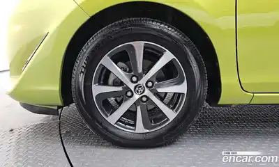 Toyota Prius 2018 1.5 гидро в Москве № 1323819, миниатюра 5