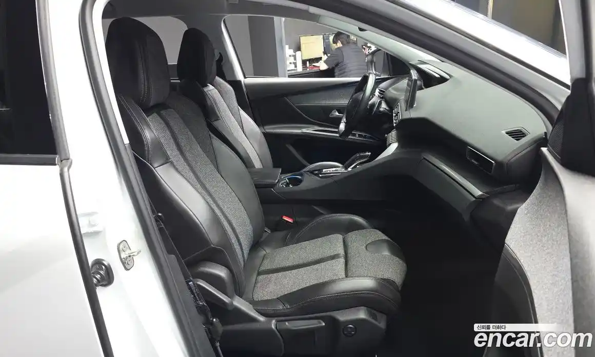 Peugeot 5008 2018 1.6 гидро в Москве № 1324404, фото 11