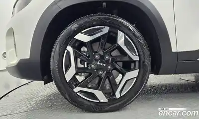 Kia Seltos 2023 1.6 гидро в Москве № 1342989, миниатюра 5