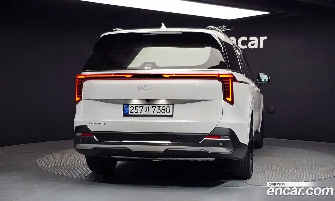 Kia Canival 2024 2.2 Автомат в Москве № 1343041, фото 4