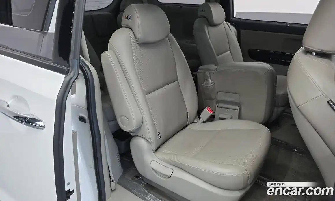 Kia Canival 2019 2.2 Автомат в Москве № 1343186, фото 17