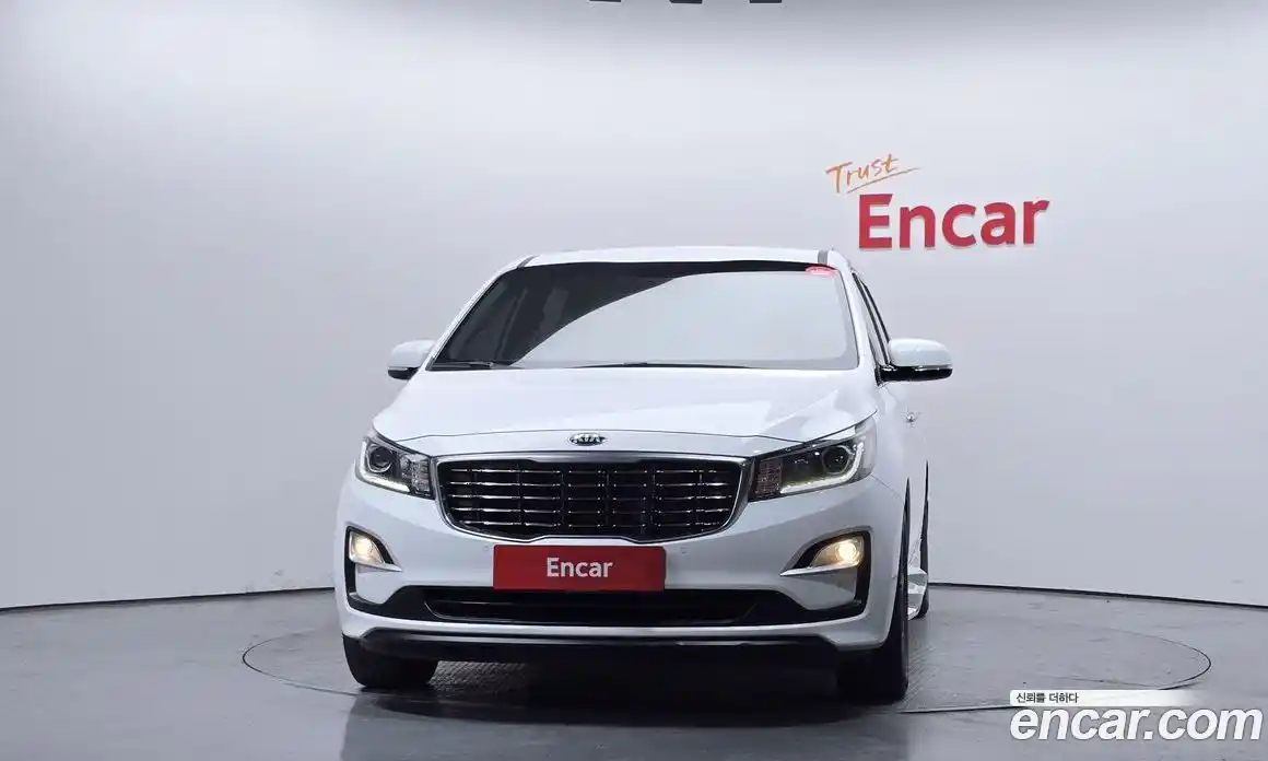 Kia Canival 2019 2.2 Автомат в Москве № 1343186, фото 3