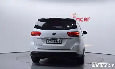 Kia Canival 2019 2.2 Автомат в Москве № 1343186, миниатюра 4