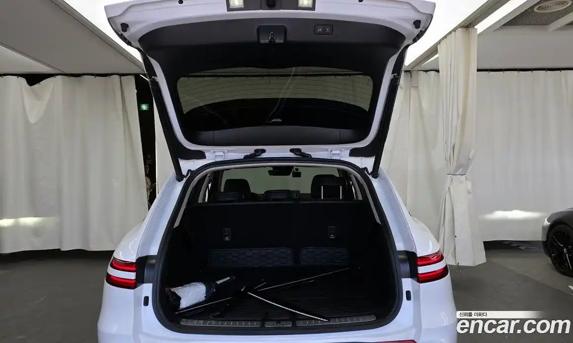 Genesis GV70 2021 2.5 Автомат в Москве № 1343570, фото 20