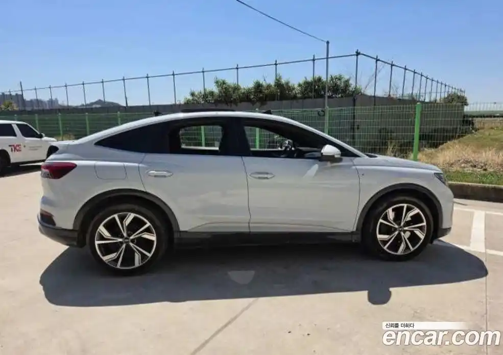 Audi Q4 e-tron 2022 0.1 гидро в Москве № 1348314, фото 12