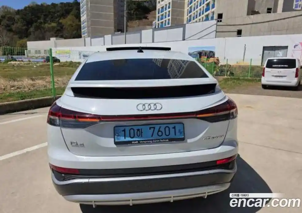 Audi Q4 e-tron 2022 0.1 гидро в Москве № 1348314, фото 3