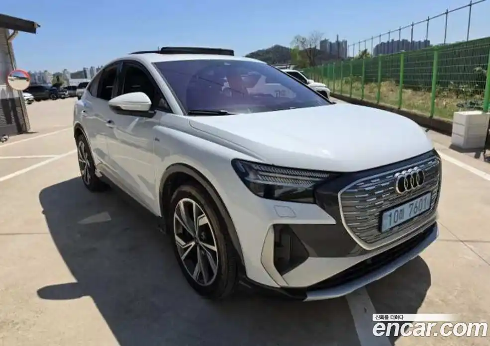 Audi Q4 e-tron 2022 0.1 гидро в Москве № 1348314, фото 8