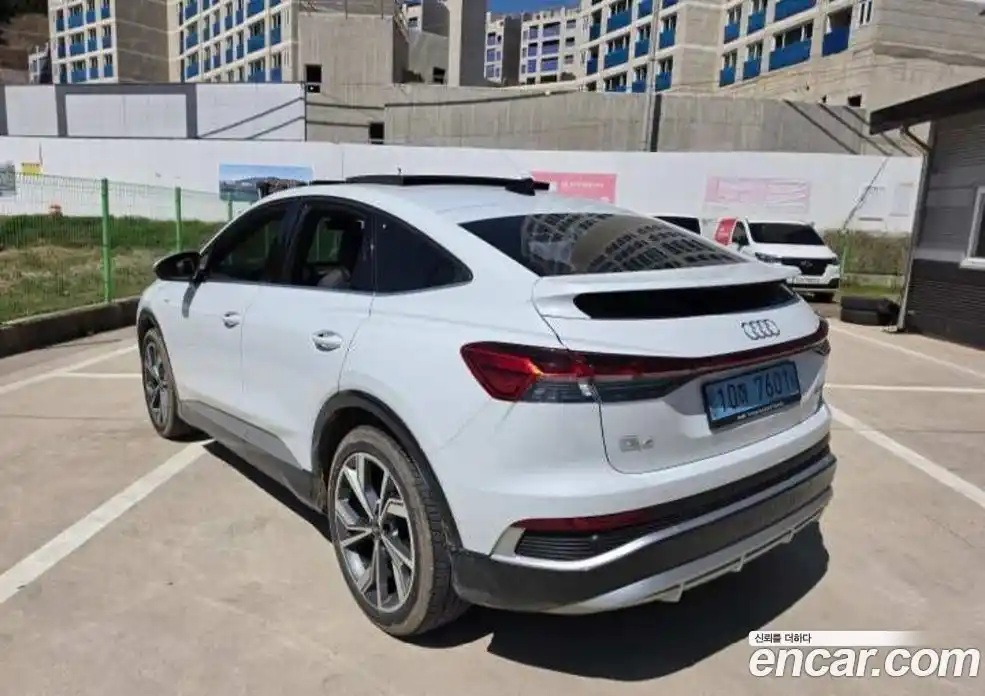 Audi Q4 e-tron 2022 0.1 гидро в Москве № 1348314, фото 10