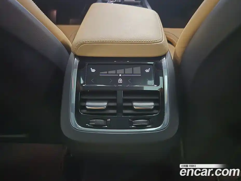 Volvo XC60 2023 2.0 гидро в Москве № 1348887, фото 17