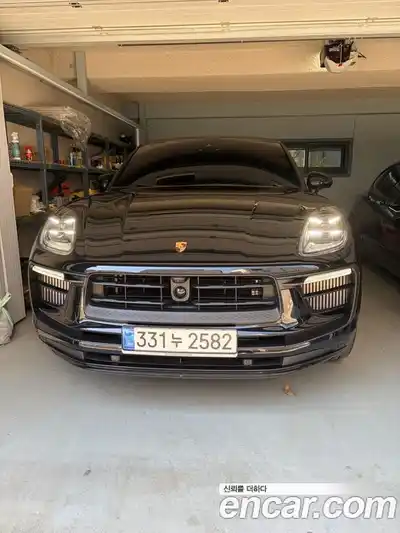 Porsche Macan, 2022