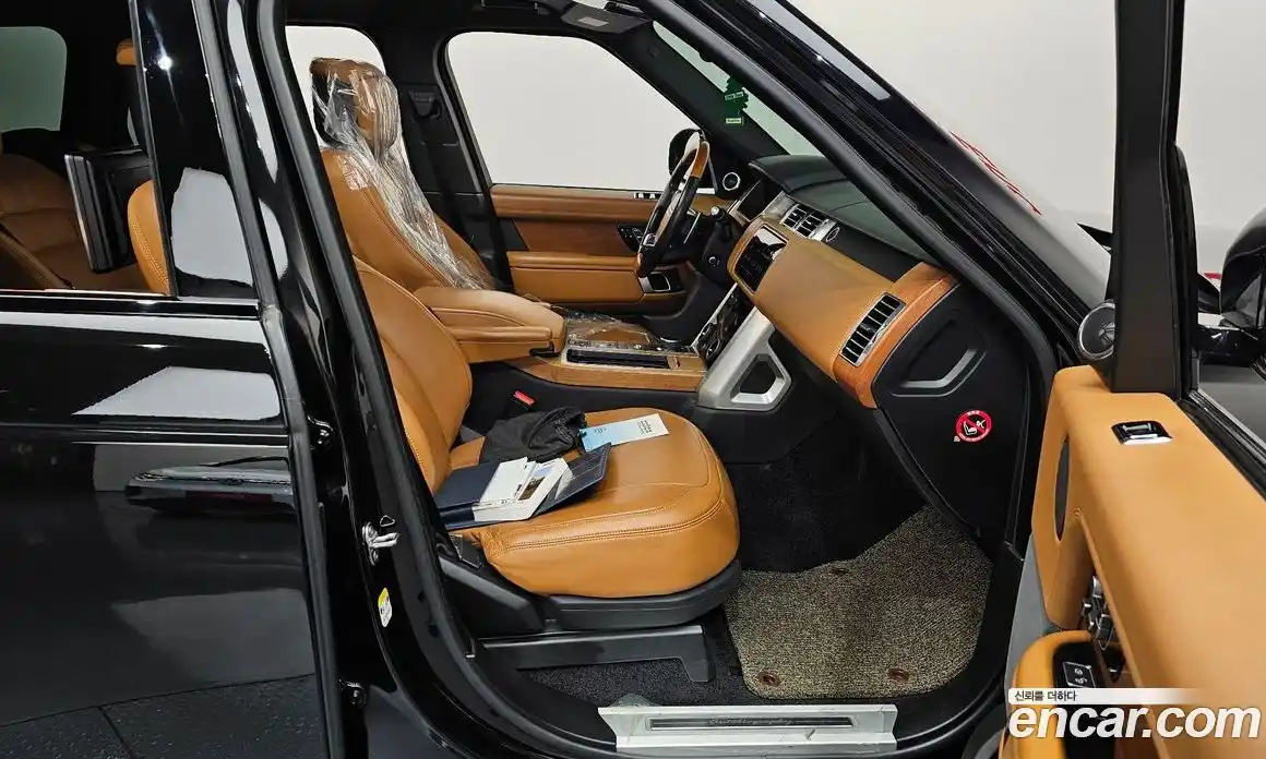 Land Rover Range-Rover 2018 4.4 гидро в Москве № 1349552, фото 11