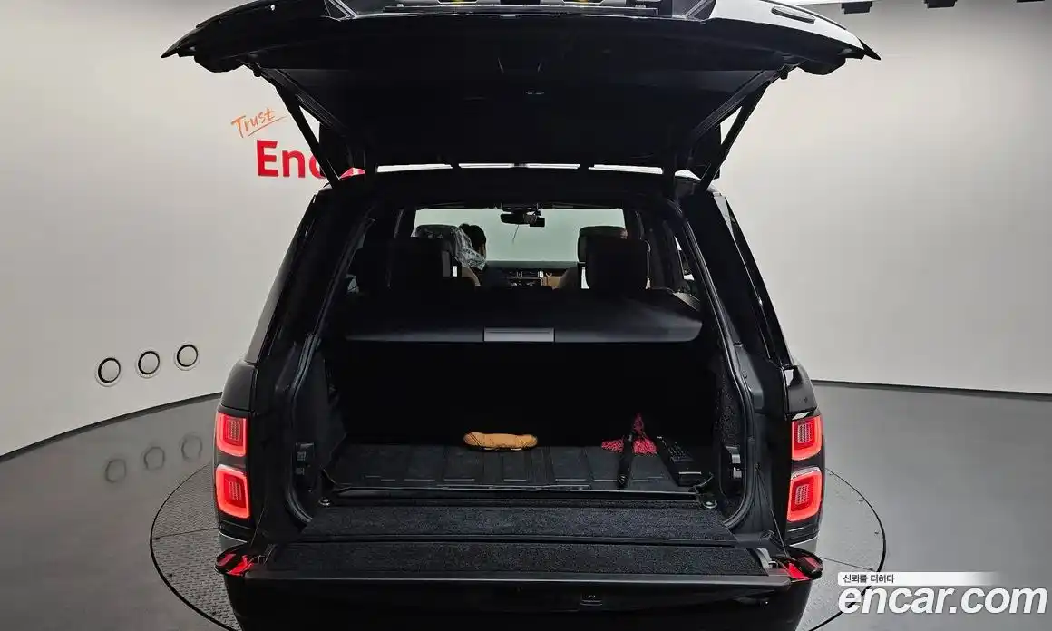 Land Rover Range-Rover 2018 4.4 гидро в Москве № 1349552, фото 20