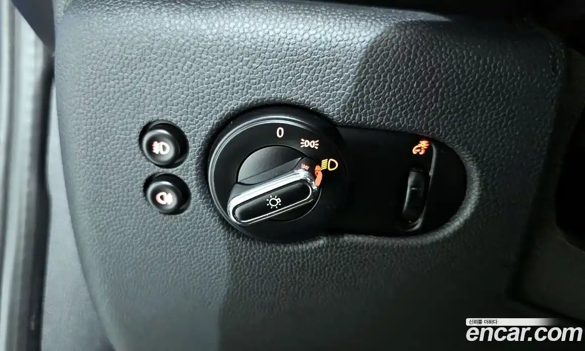Mini Cooper 2015 1.5 гидро в Москве № 1349842, фото 17