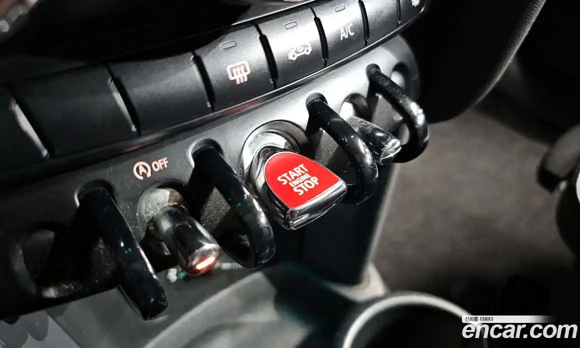 Mini Cooper 2015 1.5 гидро в Москве № 1349842, фото 18