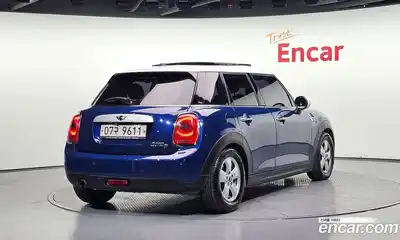 Mini Cooper 2015 1.5 гидро в Москве № 1349842, миниатюра 2