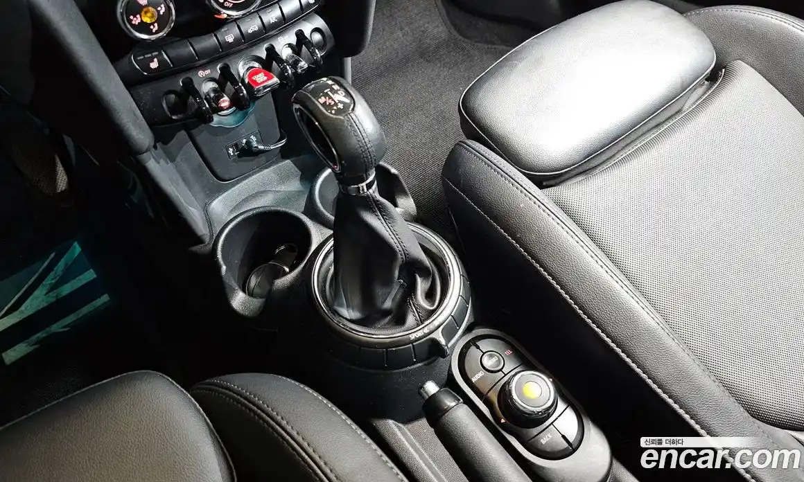 Mini Cooper 2015 1.5 гидро в Москве № 1349842, фото 9