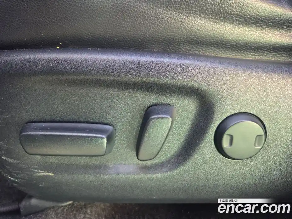 Toyota RAV4 2016 2.5 гидро в Москве № 1350779, фото 13