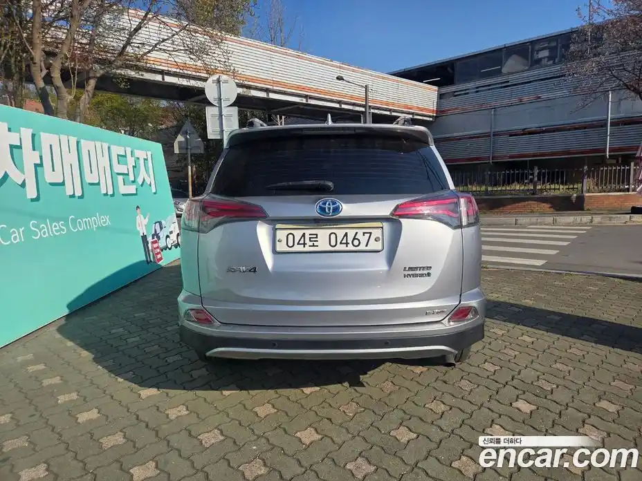 Toyota RAV4 2016 2.5 гидро в Москве № 1350779, фото 3