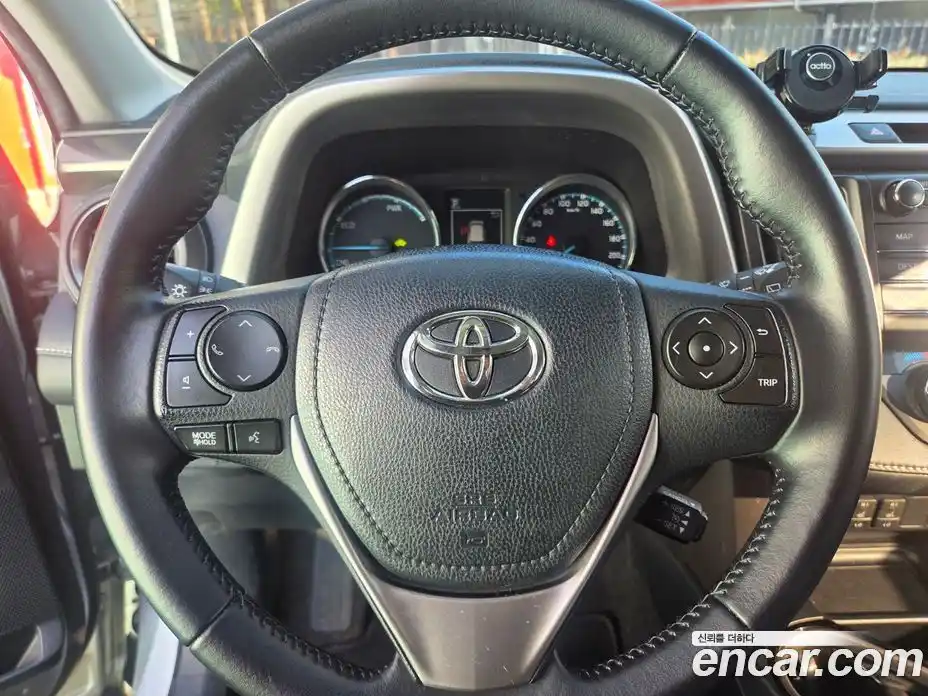 Toyota RAV4 2016 2.5 гидро в Москве № 1350779, фото 10