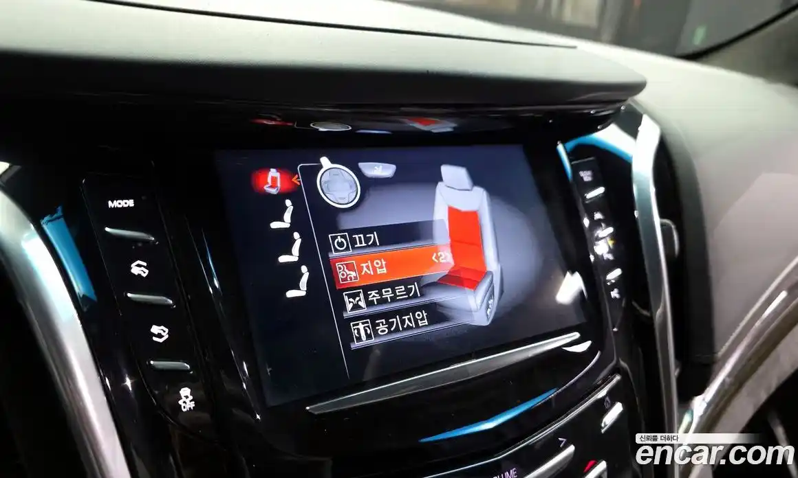 Cadillac Escalade 2019 6.2 гидро в Москве № 1351323, фото 14