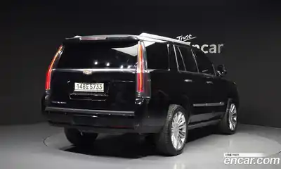 Cadillac Escalade 2019 6.2 гидро в Москве № 1351323, миниатюра 2