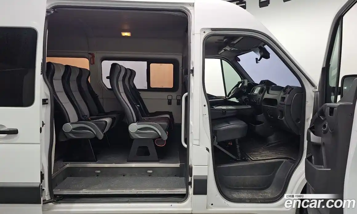 Renault Master 2019 2.3 механика в Москве № 148453, фото 11