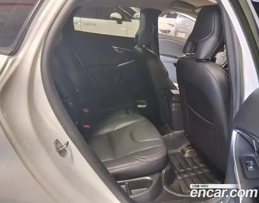 Volvo V40 2017 2.0 гидро в Москве № 162242, фото 12