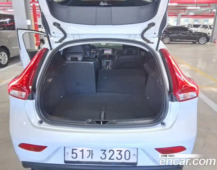 Volvo V40 2017 2.0 гидро в Москве № 162242, фото 13