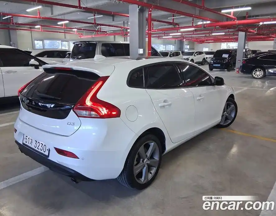 Volvo V40 2017 2.0 гидро в Москве № 162242, фото 14