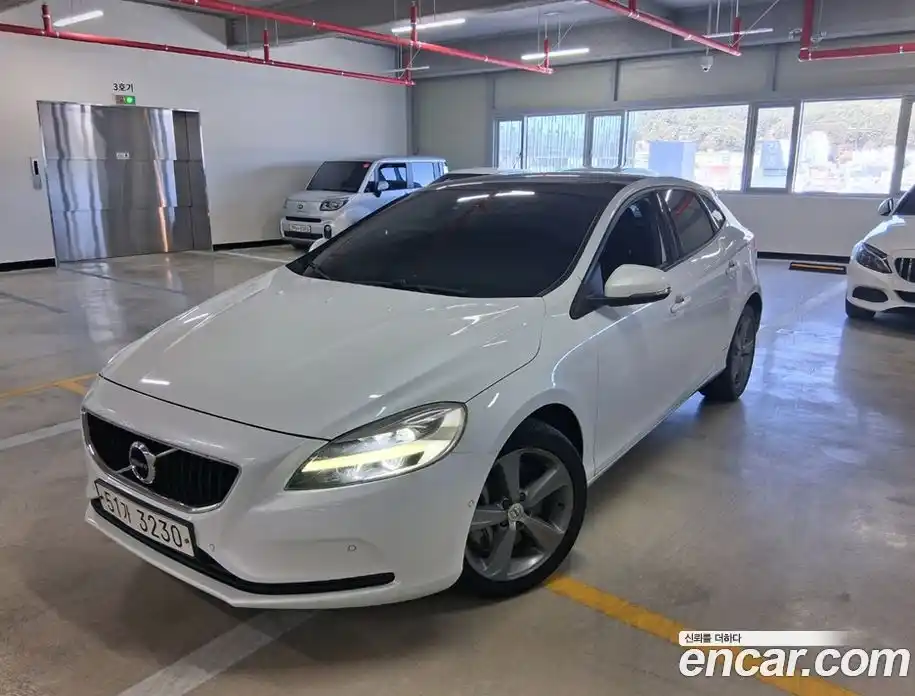 Volvo V40 2017 2.0 гидро в Москве № 162242, фото 16