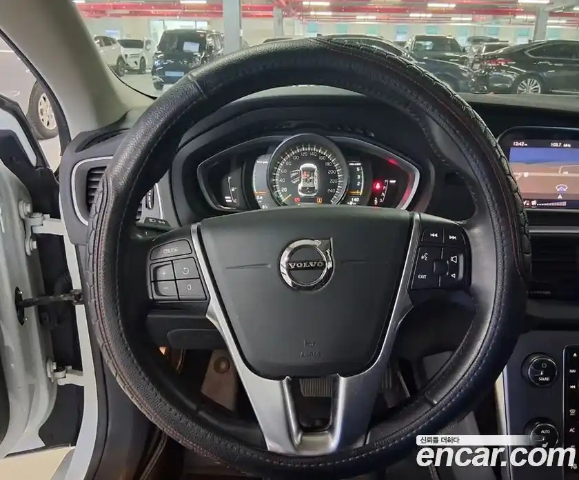 Volvo V40 2017 2.0 гидро в Москве № 162242, фото 8