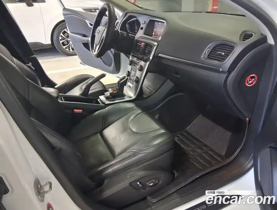 Volvo V40 2017 2.0 гидро в Москве № 162242, фото 10