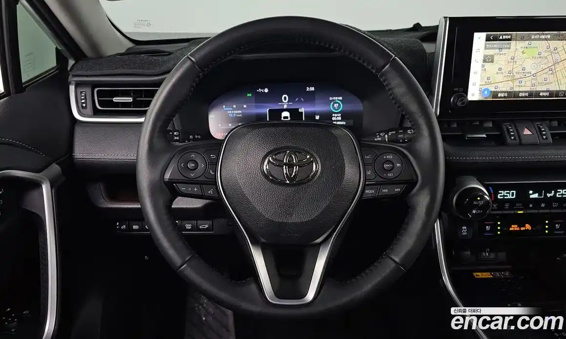 Toyota RAV4 2024 2.5 гидро в Москве № 199557, фото 13
