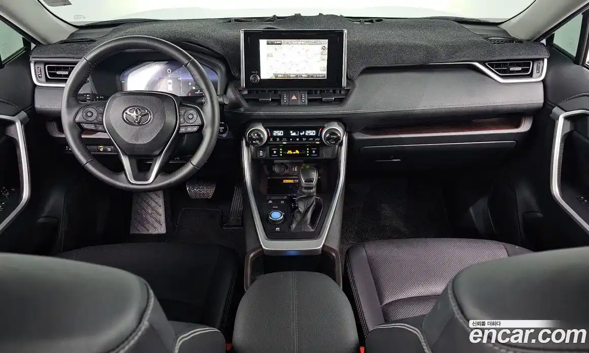 Toyota RAV4 2024 2.5 гидро в Москве № 199557, фото 7