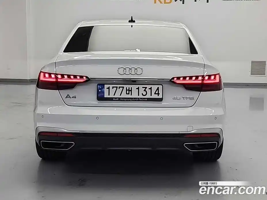 Audi A4 2022 2.0 гидро в Москве № 230305, фото 3