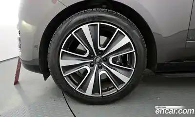 Land Rover Range-Rover 2024 4.4 гидро в Москве № 231213, миниатюра 5