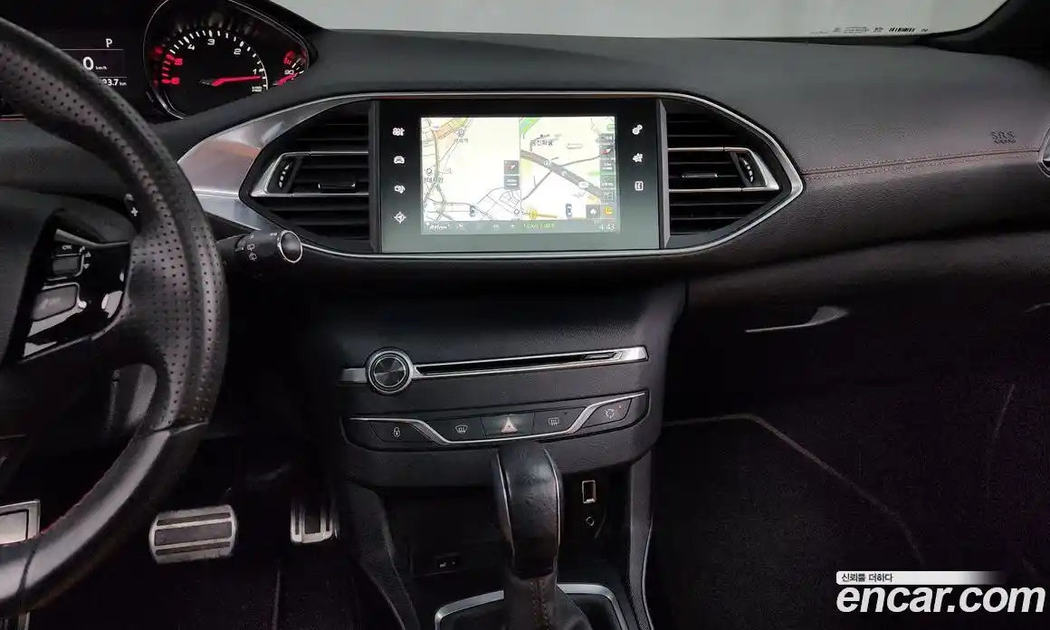 Peugeot 308 2016 1.6 гидро в Москве № 256275, фото 14