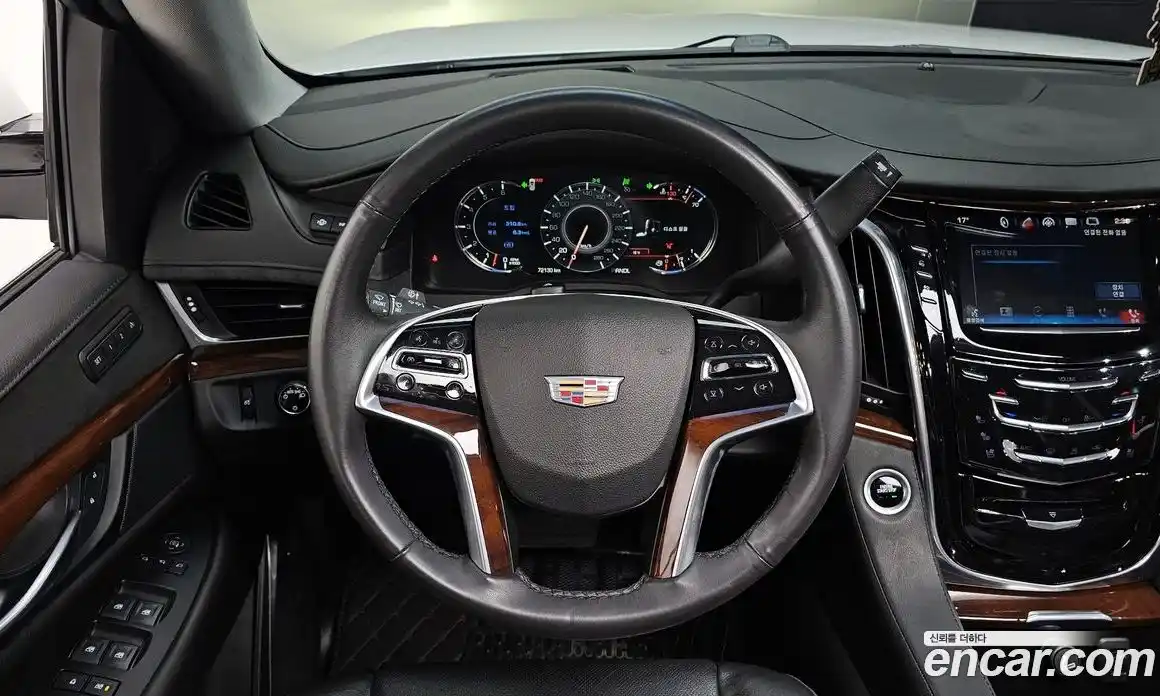 Cadillac Escalade 2018 6.2 гидро в Москве № 256465, фото 13