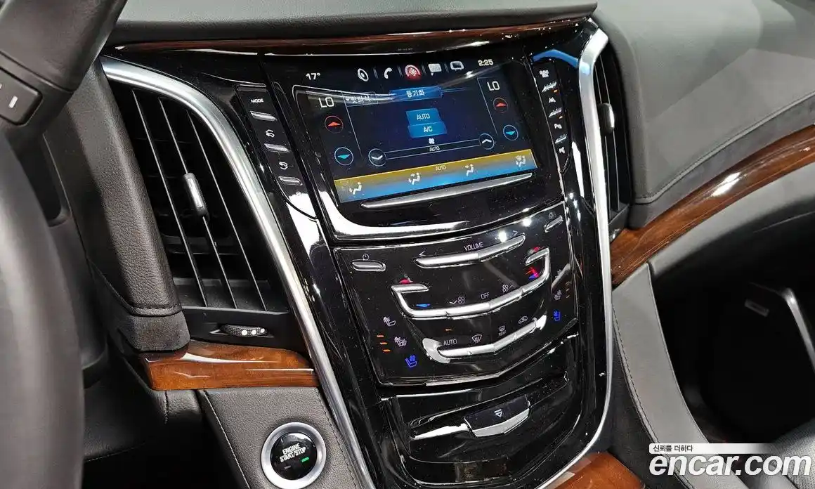 Cadillac Escalade 2018 6.2 гидро в Москве № 256465, фото 15