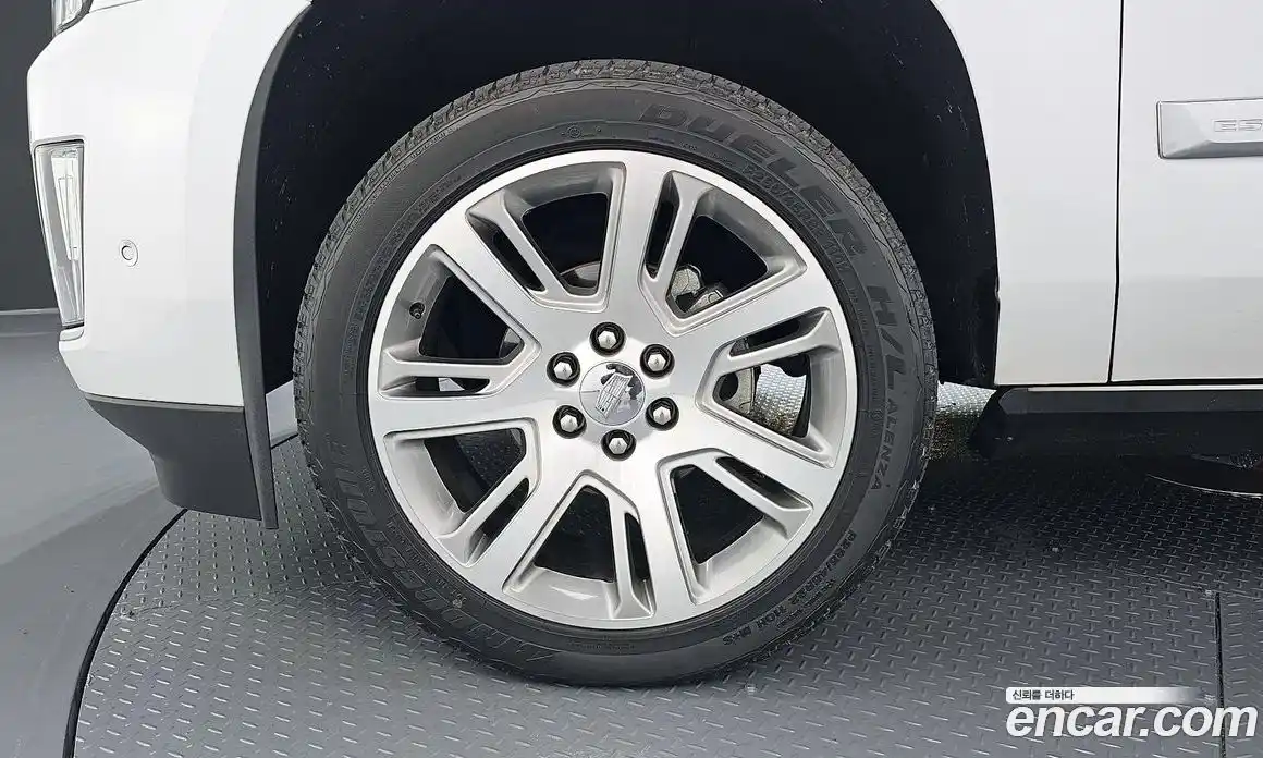 Cadillac Escalade 2018 6.2 гидро в Москве № 256465, фото 5