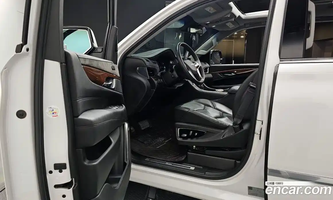 Cadillac Escalade 2018 6.2 гидро в Москве № 256465, фото 10