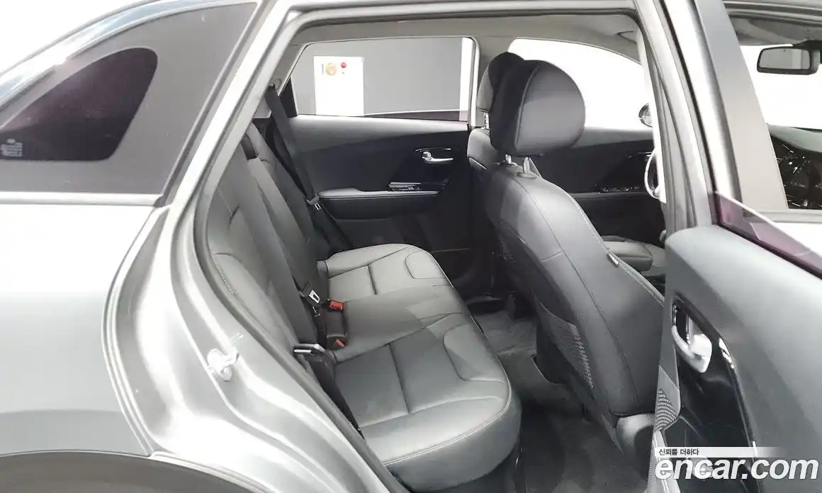 Kia Niro 2020 1.6 гидро в Москве № 869, фото 12