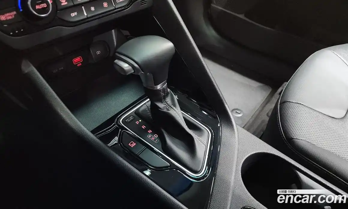 Kia Niro 2020 1.6 гидро в Москве № 869, фото 9