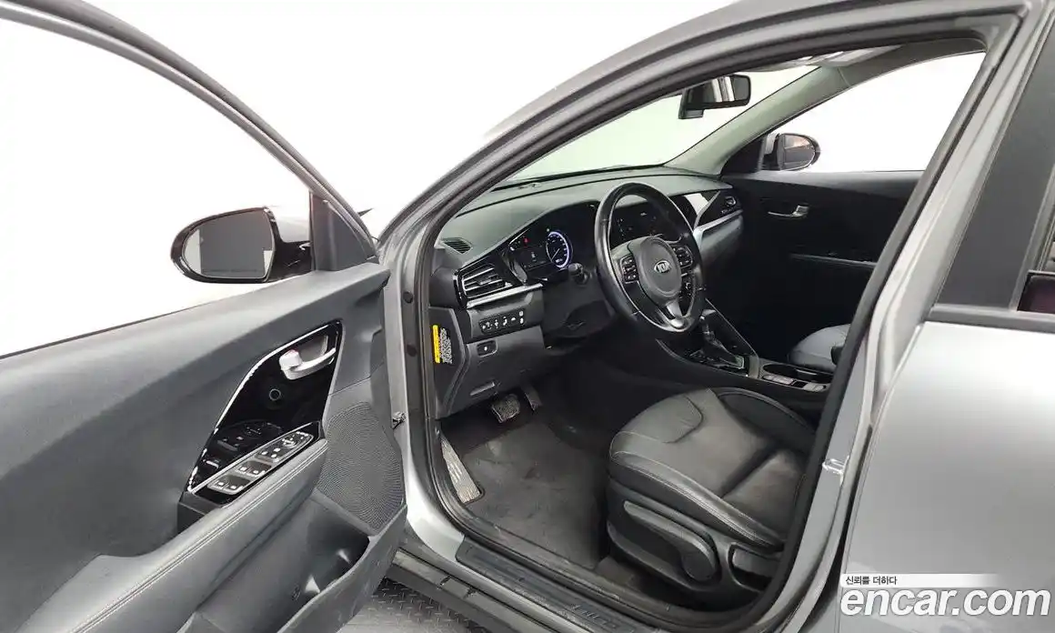 Kia Niro 2020 1.6 гидро в Москве № 869, фото 10