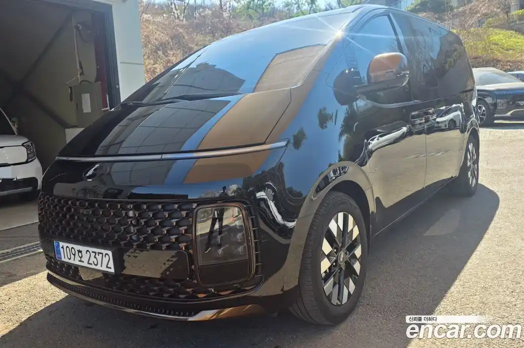 Hyundai Staria 2025 2.2 гидро в Москве № 1317939, фото 2