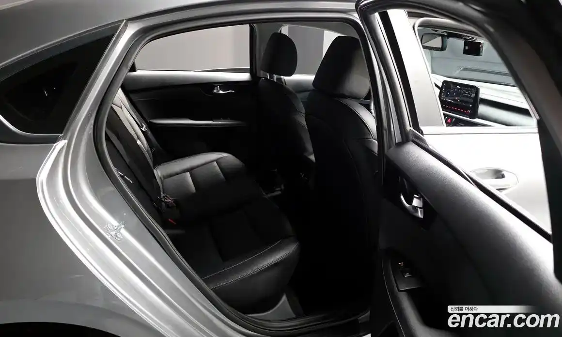 Kia K3 2022 1.6 Автомат в Москве № 1318216, фото 11