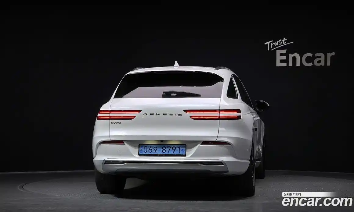 Genesis GV70 2022 0.1 Автомат в Москве № 1318776, фото 4