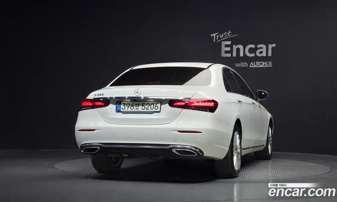 Mercedes-Benz E-Class 2021 2.0 гидро в Москве № 1322068, фото 4