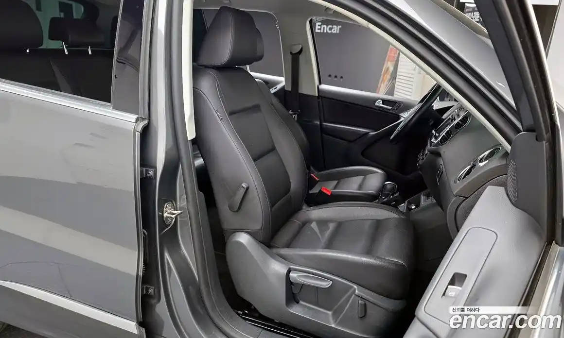Volkswagen Tiguan 2014 2.0 гидро в Москве № 1323405, фото 12