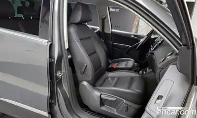 Volkswagen Tiguan 2014 2.0 гидро в Москве № 1323405, миниатюра 12